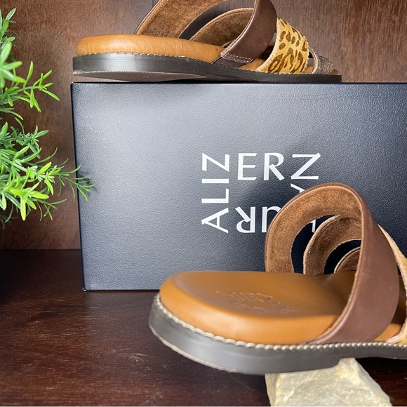 Naturalizer like-new sandal Size 6.5 - Picture 4 of 6